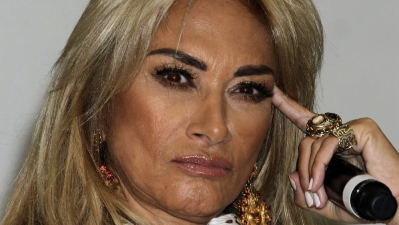 Adela Micha se lanza contra Claudia Sheinbaum por explosión de coche en Michoacán