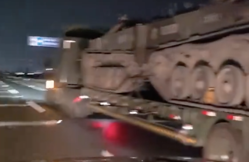 Convoy de tanques del Ejército sorprende a automovilistas rumbo a la CDMX