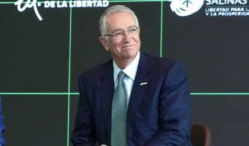 Fuerte caída en la fortuna de Salinas Pliego lo hace descender en lista de Forbes 2026