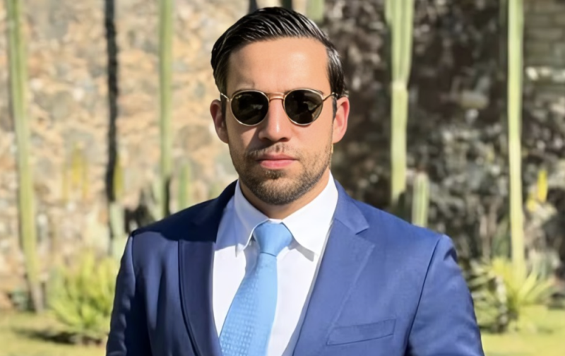 Luis Felipe Calderón vendía corbatas de su papá a funcionarios del Estado Mayor Presidencial 