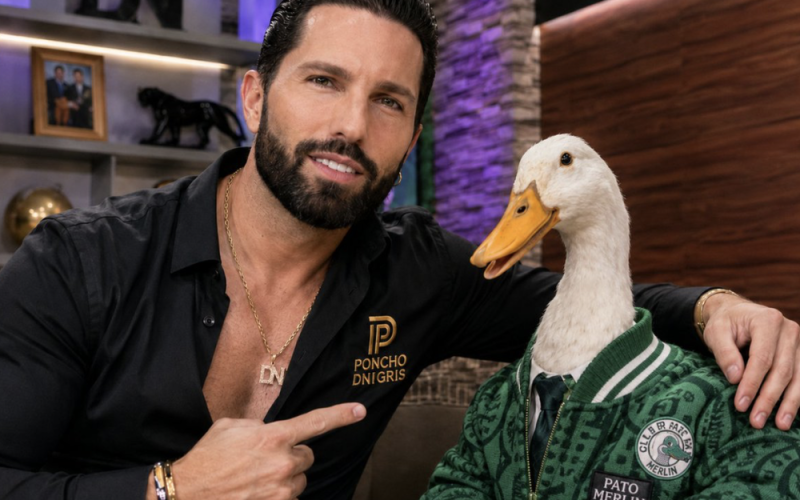 Poncho de Nigris ofrece 600 mil pesos por Pato Merlín; “Pasando el mundial expira mi oferta”