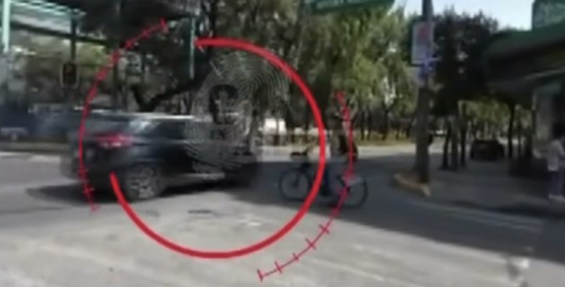  Motociclista evita que automovilista caiga en intento de asalto con engaño de llanta ponchada