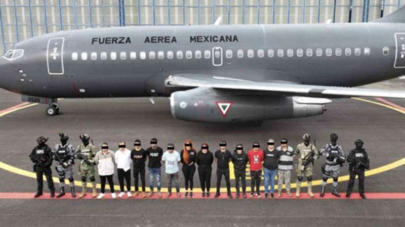 Suman 12 detenidos en operativo contra Tio Lako en Michoacán, entre ellas su esposa e hija 