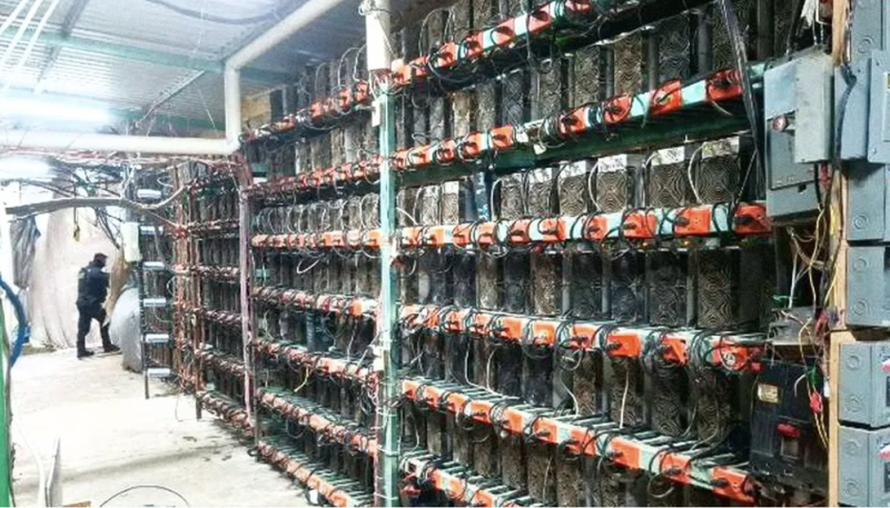 FGR, Marina y SSP desmantelan mega fábrica clandestina de criptomonedas en Puebla