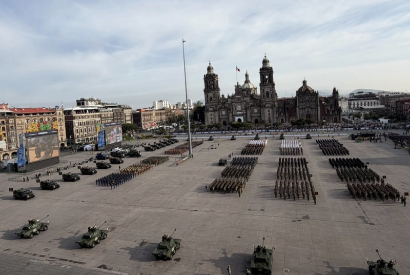 Sheinbaum encabezará el desfile militar: 99 aeronaves sobrevolarán el Zócalo por primera vez