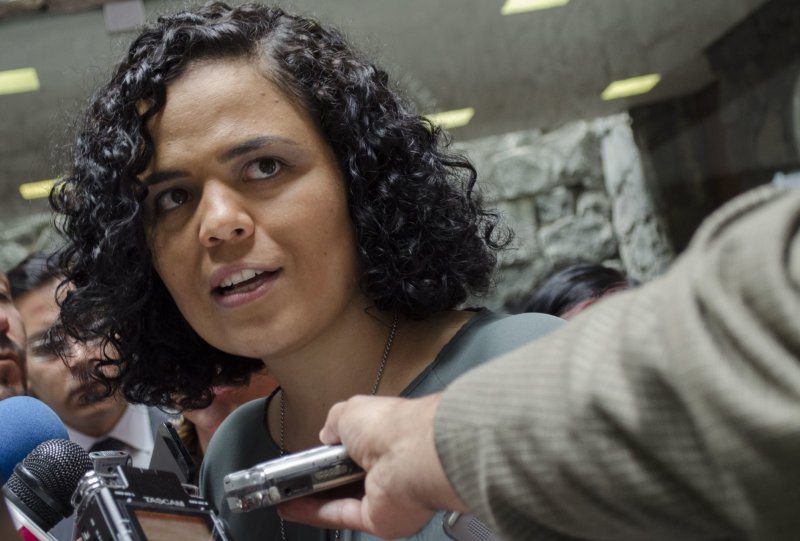Sobrina de Calderón pide voten por el PAN; internautas le recuerdan sus acusaciones de sobornosy