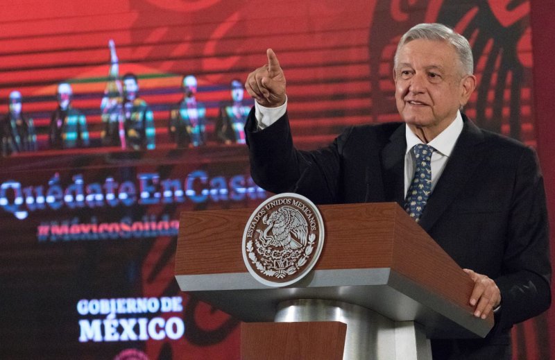 Reconoce AMLO que busan mecanismos para entregar recursos de Becas FONCA