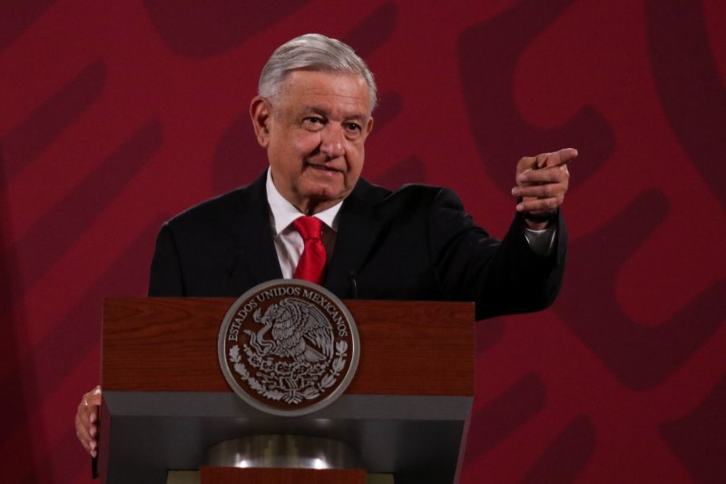 SAT denuncia a dos de los 15 grandes contribuyentes que exhibió AMLO