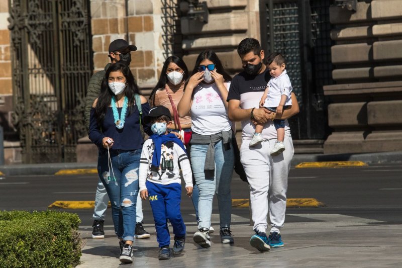 Asegura López-Gatell que México está entre los países que más usan el cubrebocas voluntariamente