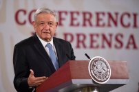 “No estamos de floreros”, advierte AMLO a empresarios que buscan créditos con el BID