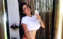 Celia Lora comparte video “mojadita” en hotel para adultos y revienta Instagram. 