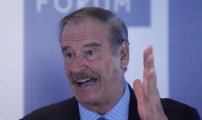 Vicente Fox se queda sin dinero y despide a sus empleados sin pagarles aguinaldo.