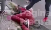 VIDEO: Ciudadanos golpean a tres ladrones hasta hacerlos llorar