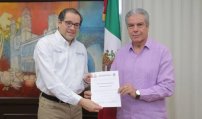 #Descarado: Exhiben a Secretario de Educación de Colima, cobra triple salario. 