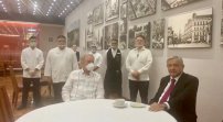 AMLO come en El Cardenal y llama a rehacer la vida responsablemente en NUEVA NORMALIDAD