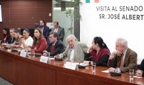 “No son senadores para ganar un sueldo, sino para cambiar la vida de los demás”, Mujica