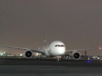Llega a México cuarto avión cargado con millones mascarillas, goggles y trajes de protección. 