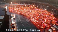 Pese a pandemia, chilangos abarrotan de manera impresionante la autopista México-Cuernavaca 