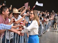 Esposa de AMLO cantará tema junto con Tania Libertad y Armando Manzanero