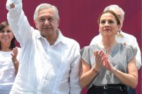 Este es el soneto que la esposa de AMLO compartió por Viernes Santo