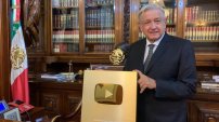AMLO ya recibió su botón de oro de YouTube por llegar a 1 millón de subscriptores