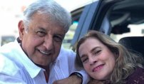 Revelan identidad de mujer que inscribió a AMLO y a su esposa como socios de más de 20 empresas.