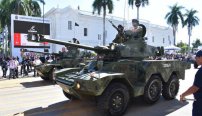 A un mes de operativo contra Ovidio, militares desfilan por las calles de Culiacán 