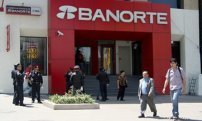 Fallece abuelito de 84 años esperando su turno en el banco; iba por su pensión