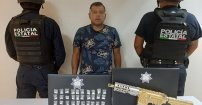 Detienen a líder de banda “Las Bigotonas”; traía un AR-15 bañado en ORO