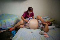 Mujer decide dar a luz en su casa en Xochimilco POR MIEDO al Covid-19