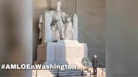 AMLO deposita ofrenda floral ante MONUMENTO de Abraham Lincoln