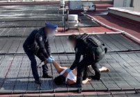 Policías de la CDMX EVITAN que paciente con Covid-19 salte de azotea hospital