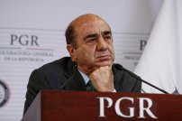 Al menos 25 mdp DERROCHÓ Murillo Karam en caprichos y regalos cuando dirigió la PGR