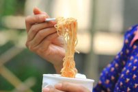 ¿Sabes lo que comes cuando ingieres una SOPA instantánea?