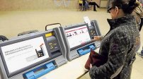 Paisanos en el EXTRANJERO podrán VOTAR electrónicamente en 2021; INE lo avala