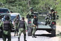 Soldado se ESTRELLA contra instalación militar y compañeros reaccionan con disparos 