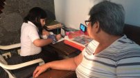 Abuelitos de México aprovechan programa “Aprende en casa” para terminar la primaria