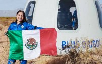 Katya Echazarreta dona al planetario de Jalisco la bandera de México que llevó al espacio